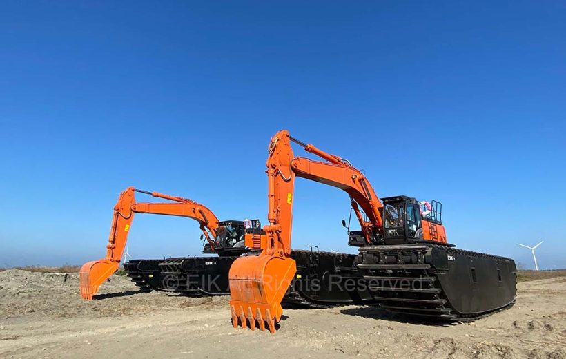 AM350-AM450-EIK-amphibious-working-at-solar-farm-project-site